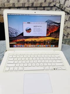 Apple Macbook 13 Inch Late 2009
