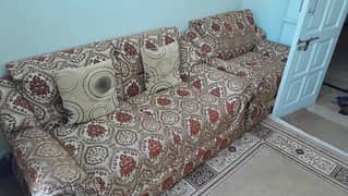 06 seater soffa bhot mzboot bna hua ha Good condition (only call)
