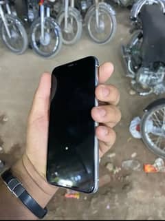 urgent sale krna hai Assalamulikum iPhone 11pro non pta factory unlock