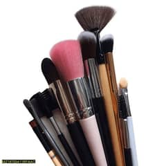 Makeup brushes set of 10