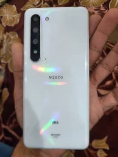 Aquos r5g