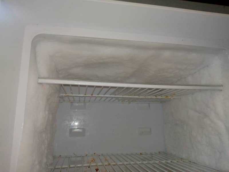 Dawlance Refrigerator with stand (choki) in A one condition,no fault. 3