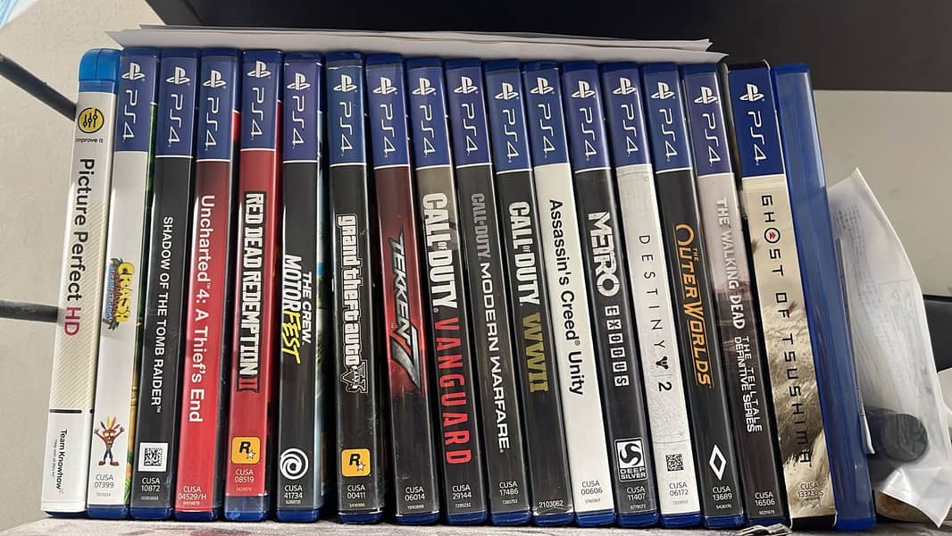 PS4 games ( message for price of each game) 0