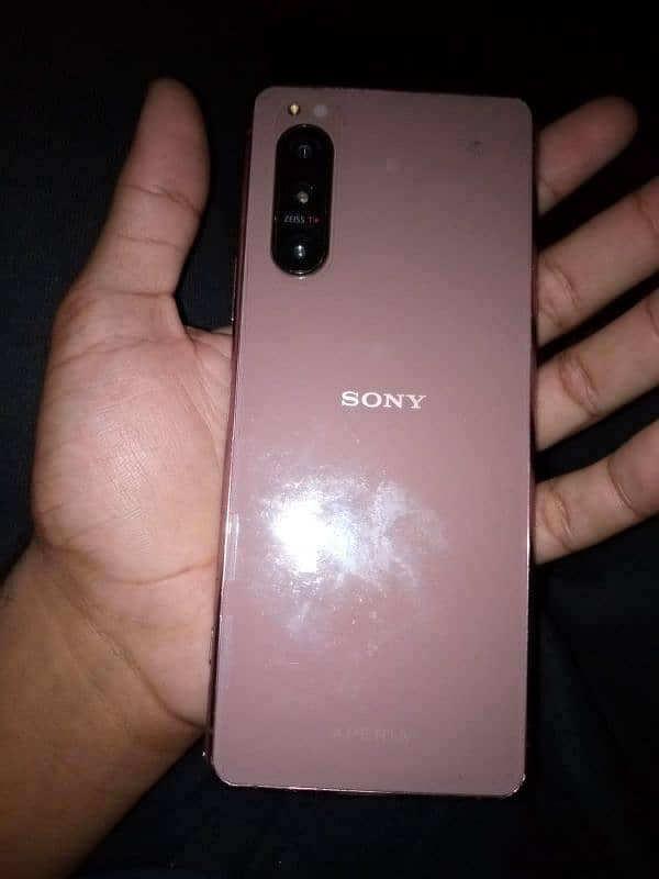 phone is 10/10 in condition just one blue line in panel official PTA 1