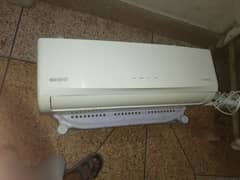 Orient split AC 1 Ton