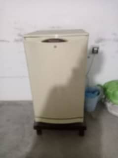 good condition single door fridge