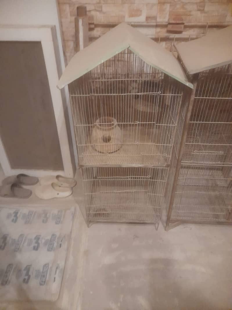 2 cages in good condition 2 section and 3 section. 1