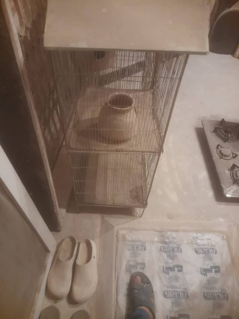 2 cages in good condition 2 section and 3 section. 2