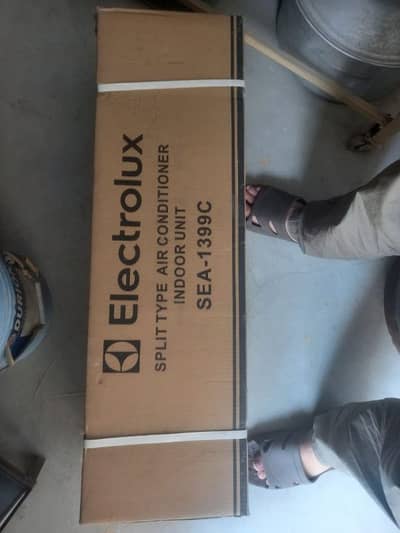 SPLIT AIR CONDITIONER ELECTROLUX SEA-1399C
