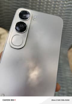 vivo y200 8/128 Gb lush condition for sale.
