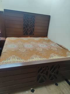 king size wooden bed set for Sale excellent condition.