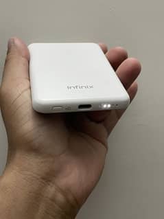 Iphone Magsafe. (infinix original magsafe).   (0332-0037723)