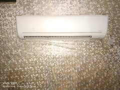 Mitsubishi 2 tan AC used good quality