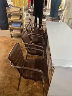 5 chair ha
