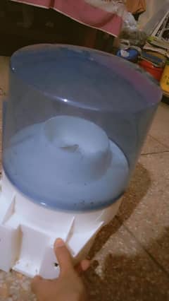 Tissue dispenser