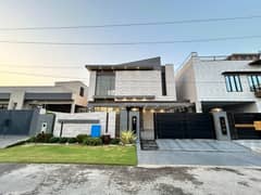 1 Kanal Ultra-Modern Luxury House for Sale in Bankers Avenue Bedian Road, Lahore!