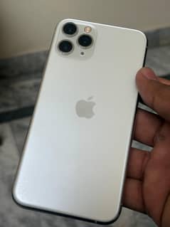 iPhone 11 pro factory unlock with box exchange possible