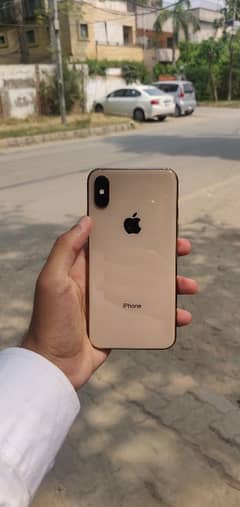 Iphone xs Golden Color 64 Gb jv