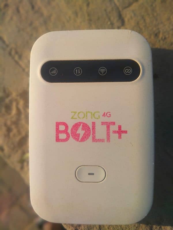 Zong Bolt+ 4G Unlock WiFi Device | Box & router | Good Condition 1