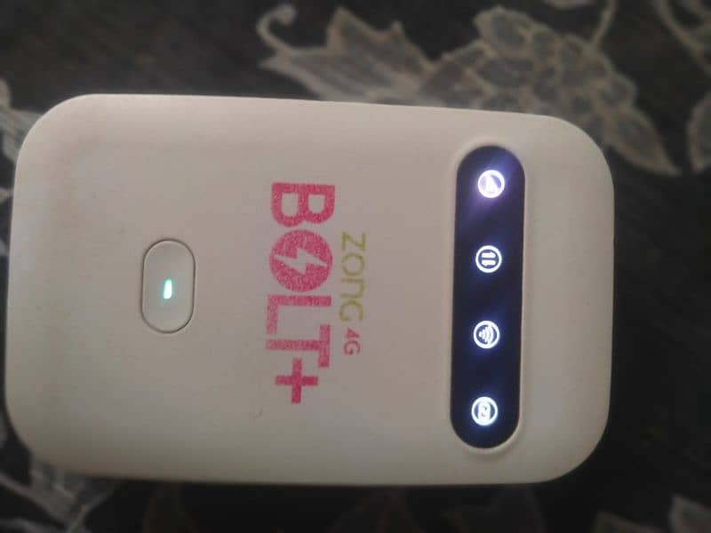 Zong Bolt+ 4G Unlock WiFi Device | Box & router | Good Condition 5
