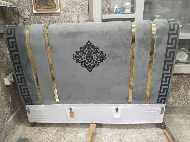 Cushion Bad king size with dressing & side tables  in good condition 0