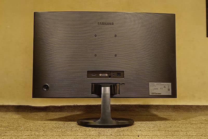 Samsung Curved Lcd / Led C24F390FHM - Computer Components - 1102085449