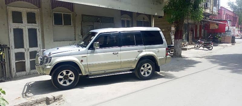 Mitsubishi Pajero 1992.        contact#0300-7667867 3