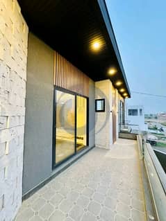 BEAUTIFUL DOUBLE UNIT HOUSE FOR RENT AVAILABLE WITH GAS FACING PARK