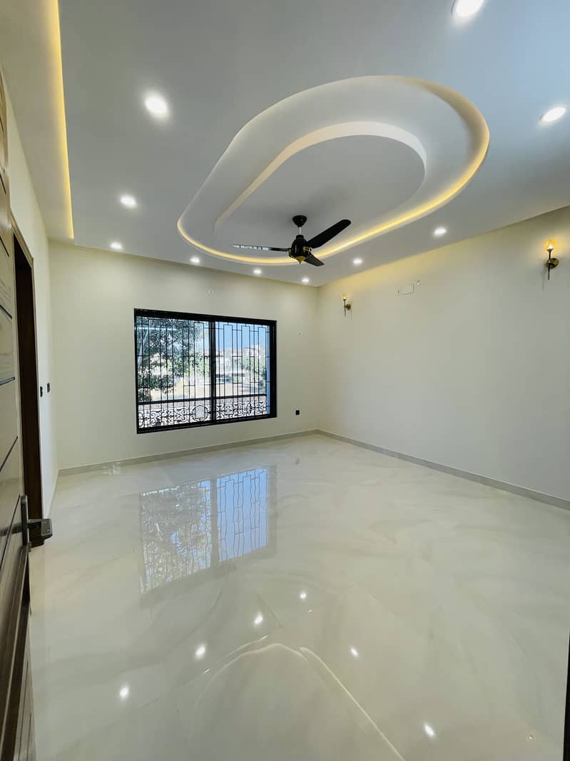 10 marla neat n Clean upper portion for Rent in C block phase 8 10