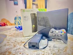 Xbox 360 slim 250 gb with box