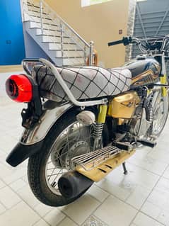 Honda 125 Self Start Gold Edition