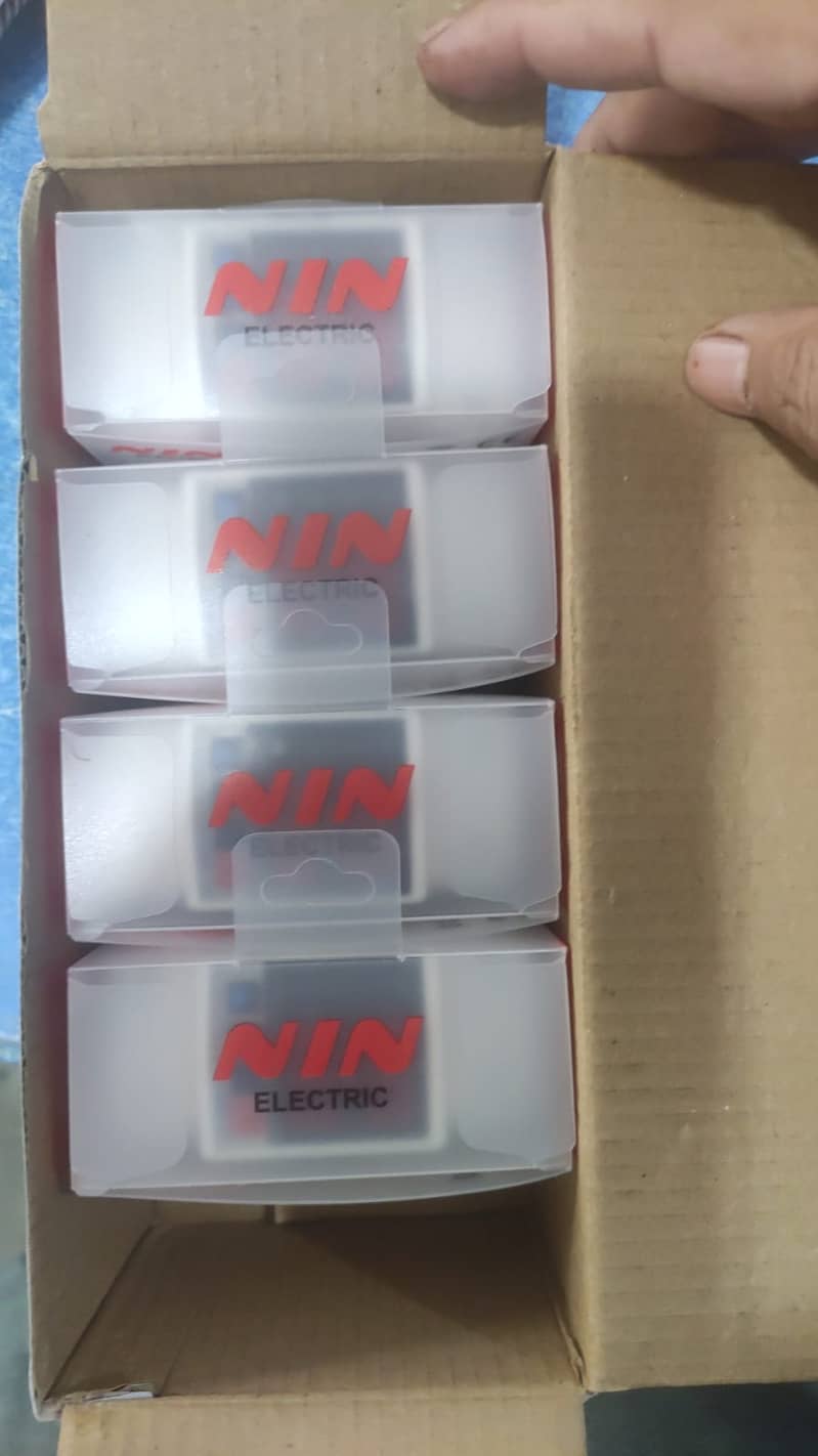 NiN-Voltage Current Protector/Motor Temperature Controllers 6