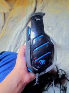 beexcellent pro gaming headset with blue lights with mice