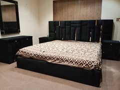 bed set complete with dressing