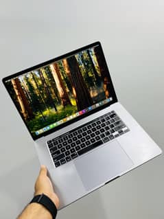 Apple Macbook Pro 2019 214`