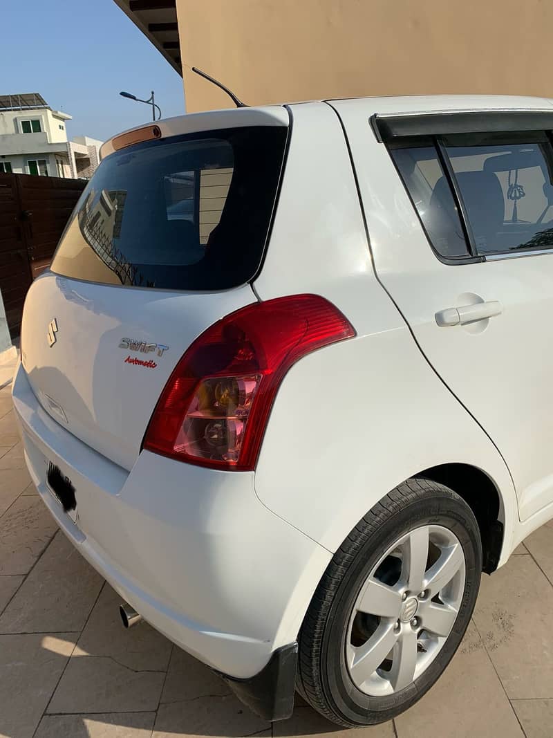 Suzuki Swift DLX 1.3 Automatic Navigation 4