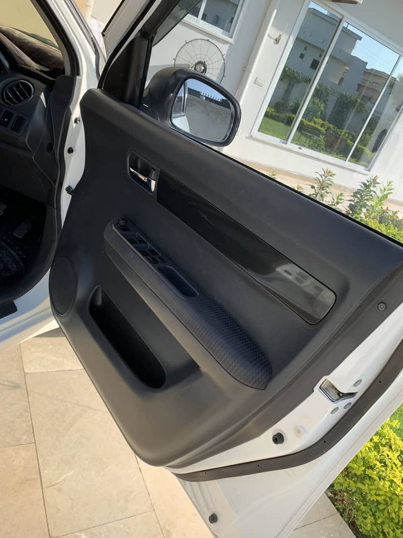 Suzuki Swift DLX 1.3 Automatic Navigation 8