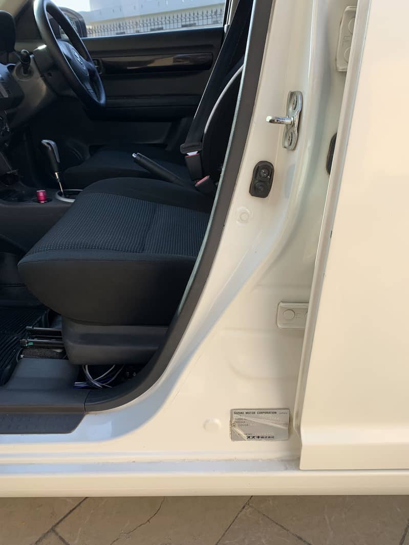 Suzuki Swift DLX 1.3 Automatic Navigation 9