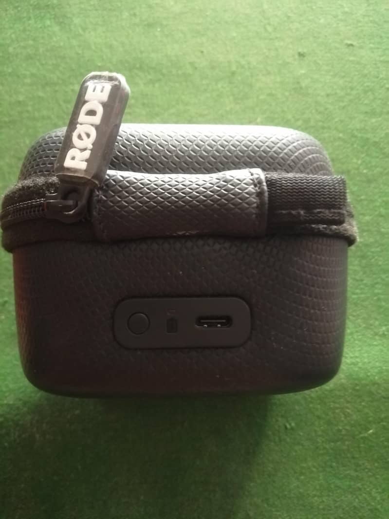 Wireless go II Mic Just 2 Days Use Only With Original Charging Case 1