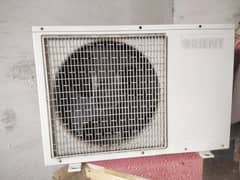 Orient 1 ton AC for sale ok condition service hony wali ha.