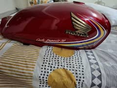 Hond 70 tanki tappay /cover