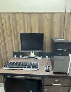Tower computer Full setup with screen  read description