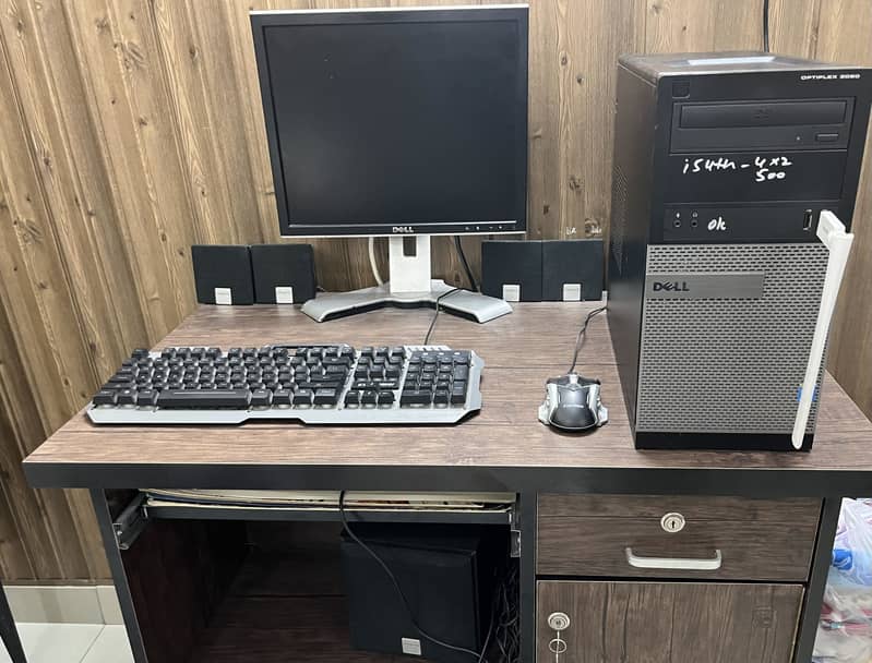 Tower computer Full setup with screen  read description 1