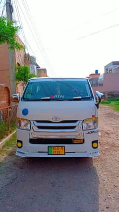 Toyota Hiace 2013