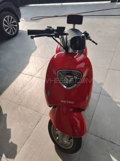 METRO m6 electric scooty 2024 model. 3400km used only no fault all ok