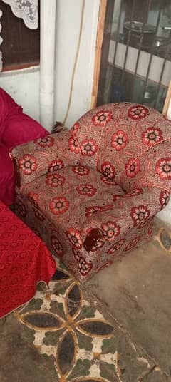 5 seater sofa. . . . in good condition