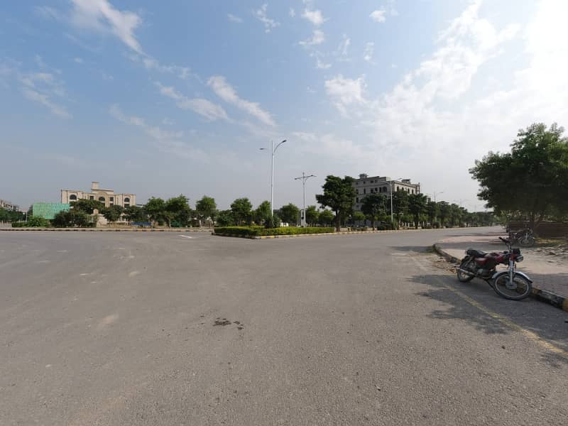 Possessionable 7 Marla Plot for Sale in Block P1 7