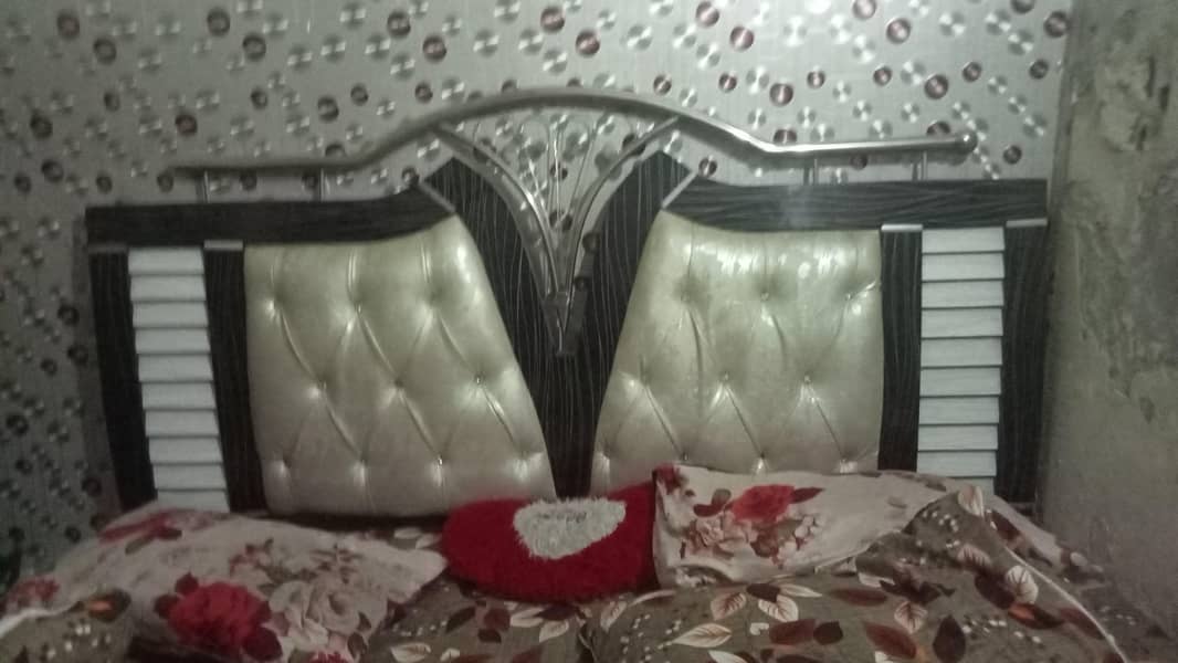 King Bed With 2 Side Tables or Showcase or Dressing Table 0