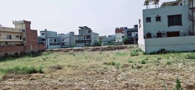 10 Marla Corner On 60 Feet Road Plot Near Park Mosque And Commercial Market In C Block LDA Avenue 1 Lahore