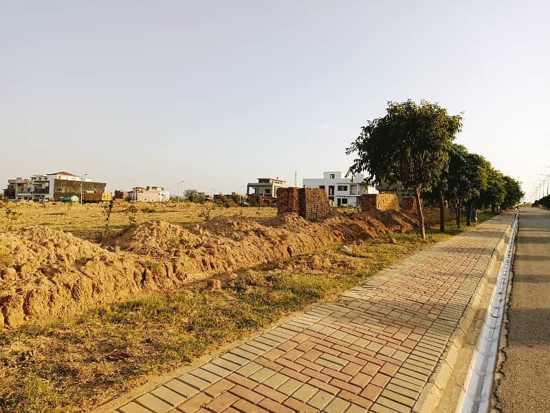 Located Prime Location Residential Plot Of 10 Marla In Top City 1 - Block D 2